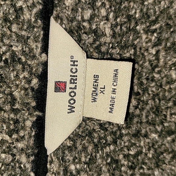 Woolrich. Faux-suede Full-zip vest. Poly-blend Liner. Women's size XL. - Picture 8 of 16